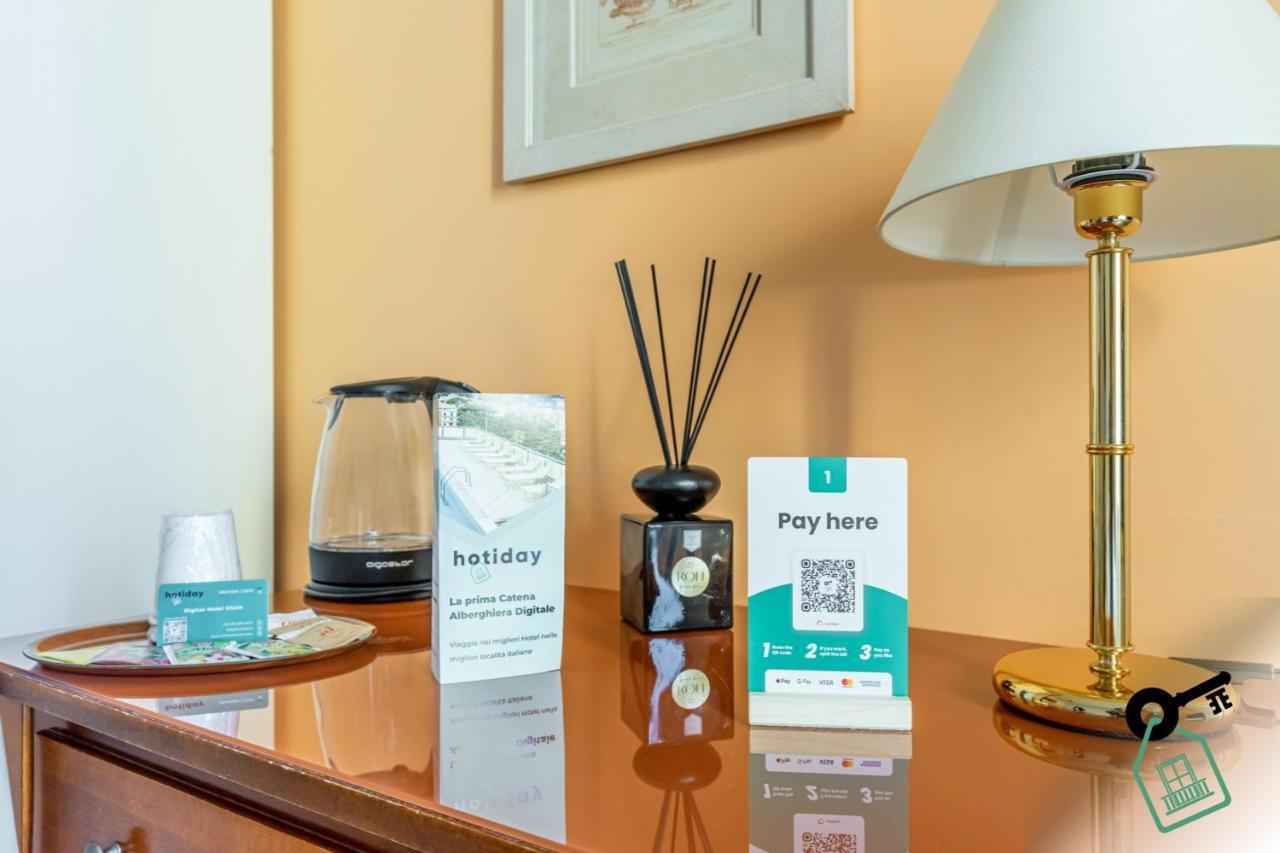 Hotel Rooms Lago Maggiore Verbania Exterior photo