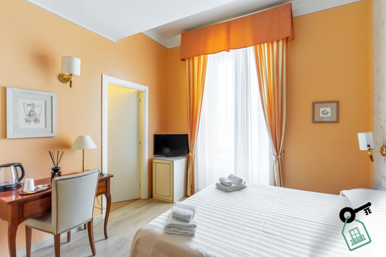 Hotel Rooms Lago Maggiore Verbania Exterior photo